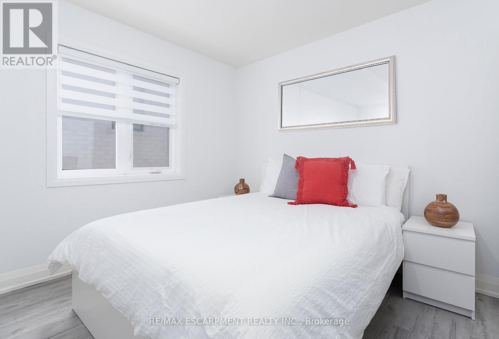 388 Klein Circle, Hamilton, ON - Indoor Photo Showing Bedroom