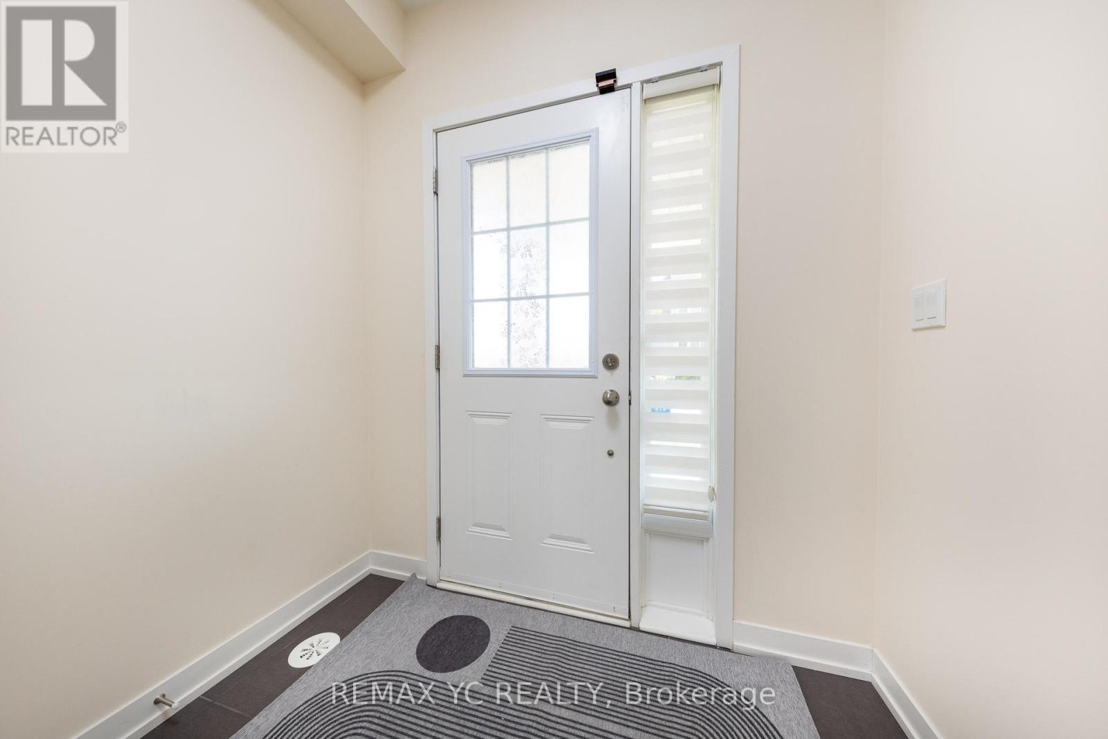 37 Torah Gate, Vaughan, ON - Indoor Photo Showing Other Room