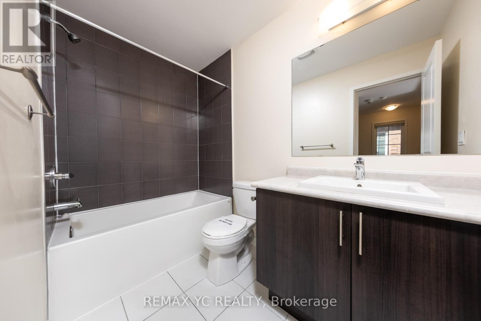 37 Torah Gate, Vaughan, ON - Indoor Photo Showing Bathroom