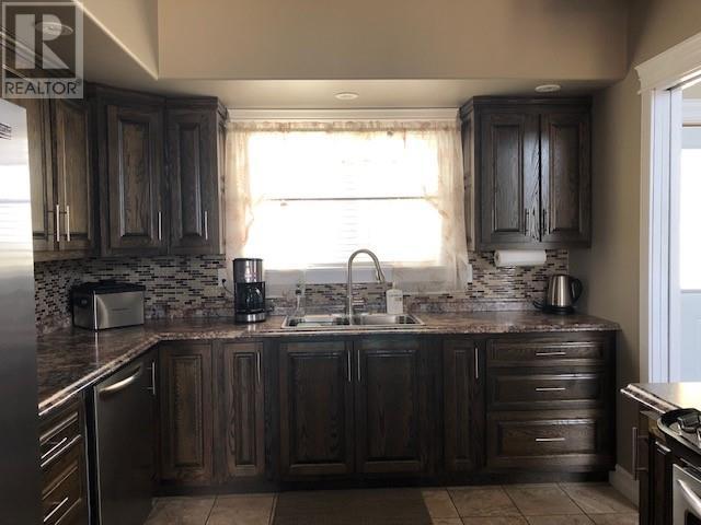5 Local Road, Mainland, NL - Indoor Photo Showing Kitchen With Double Sink