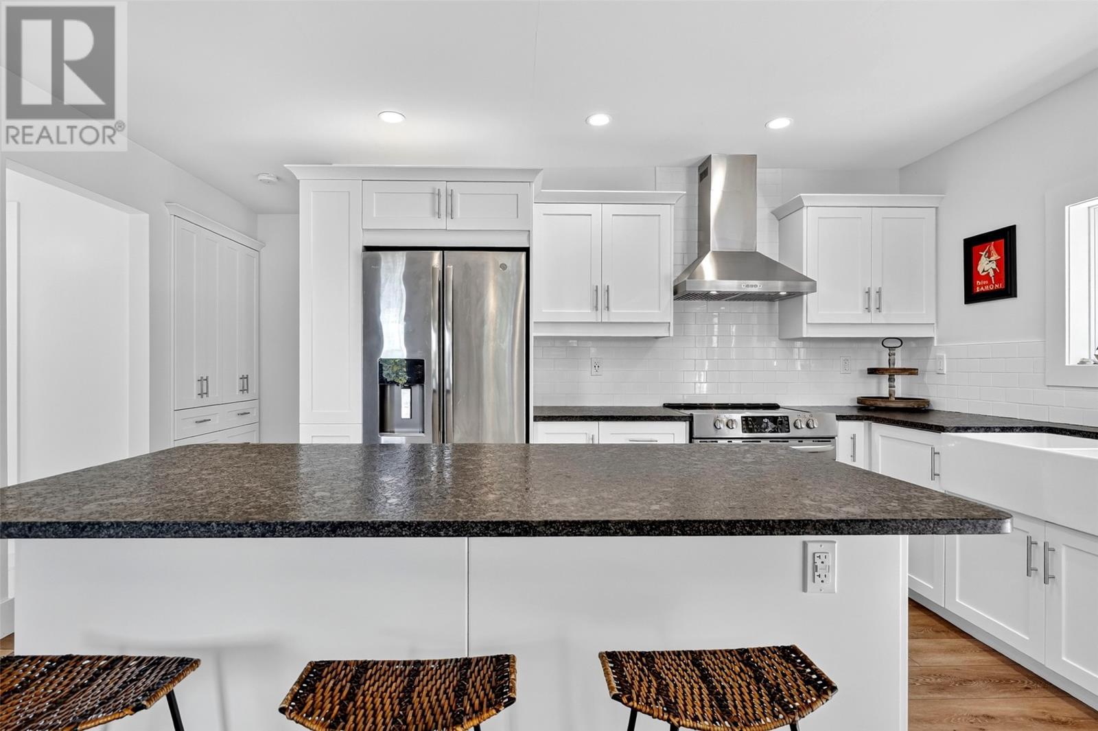2 Johns Road, St Phillips, NL - Indoor Photo Showing Kitchen With Upgraded Kitchen