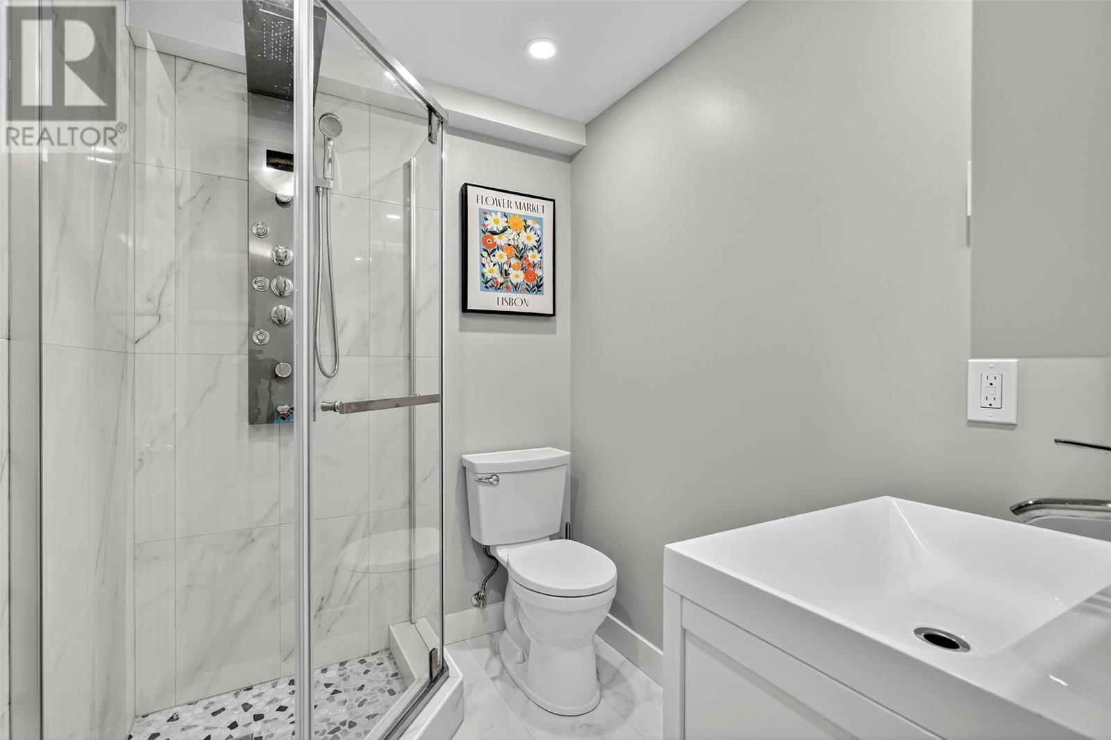 2 Johns Road, St Phillips, NL - Indoor Photo Showing Bathroom