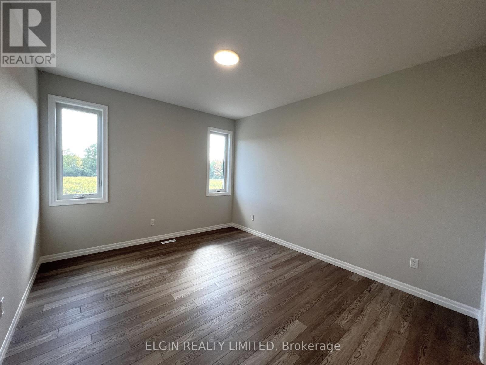 10 Columbus Court, Central Elgin, ON - Indoor Photo Showing Other Room