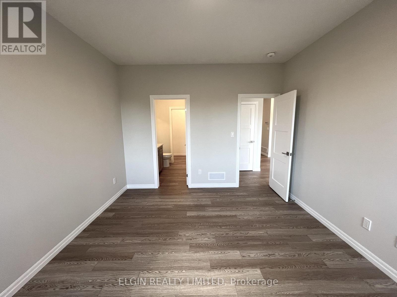 10 Columbus Court, Central Elgin, ON - Indoor Photo Showing Other Room