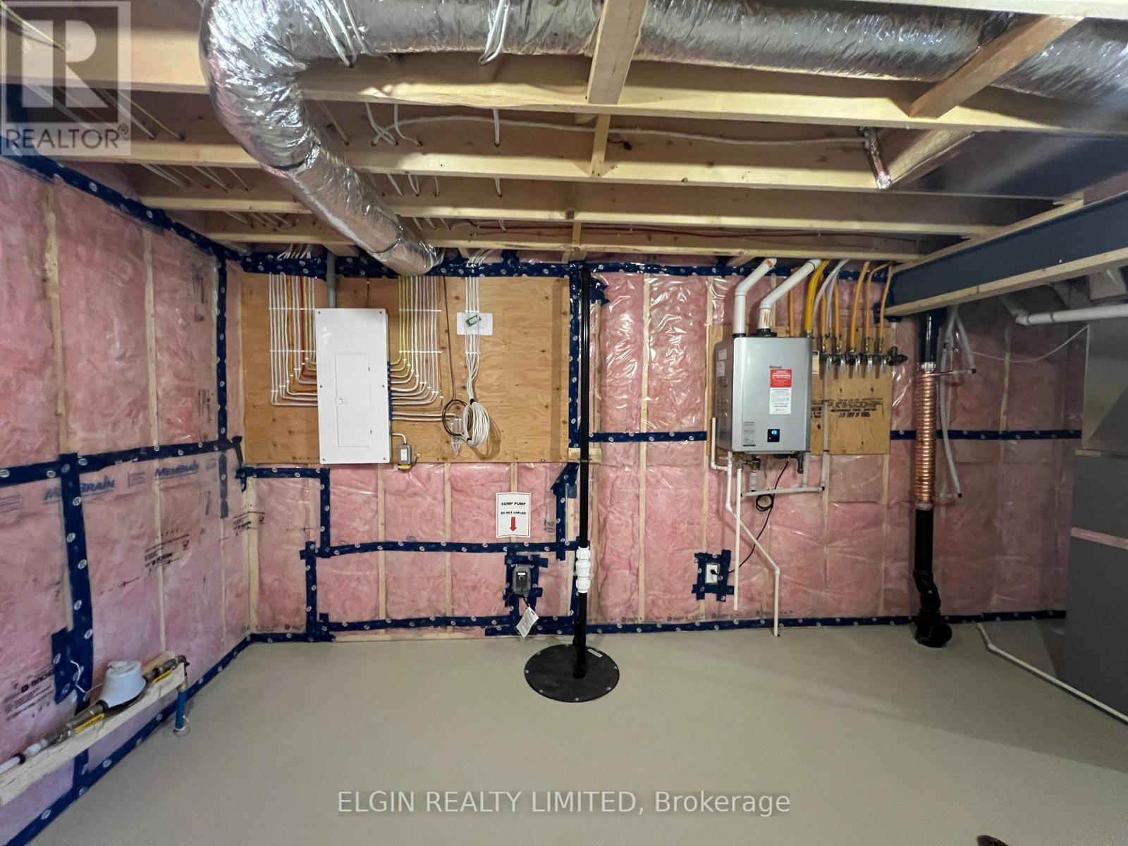 10 Columbus Court, Central Elgin, ON - Indoor Photo Showing Basement