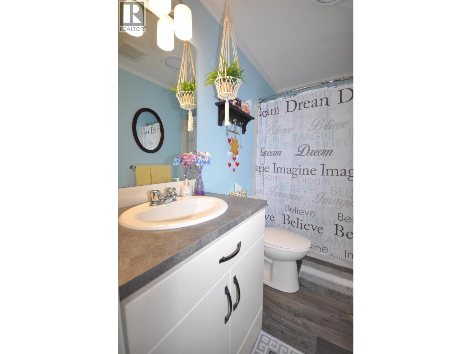 31 4072 Lac La Hache Station Road, Lac La Hache, BC - Indoor Photo Showing Bathroom