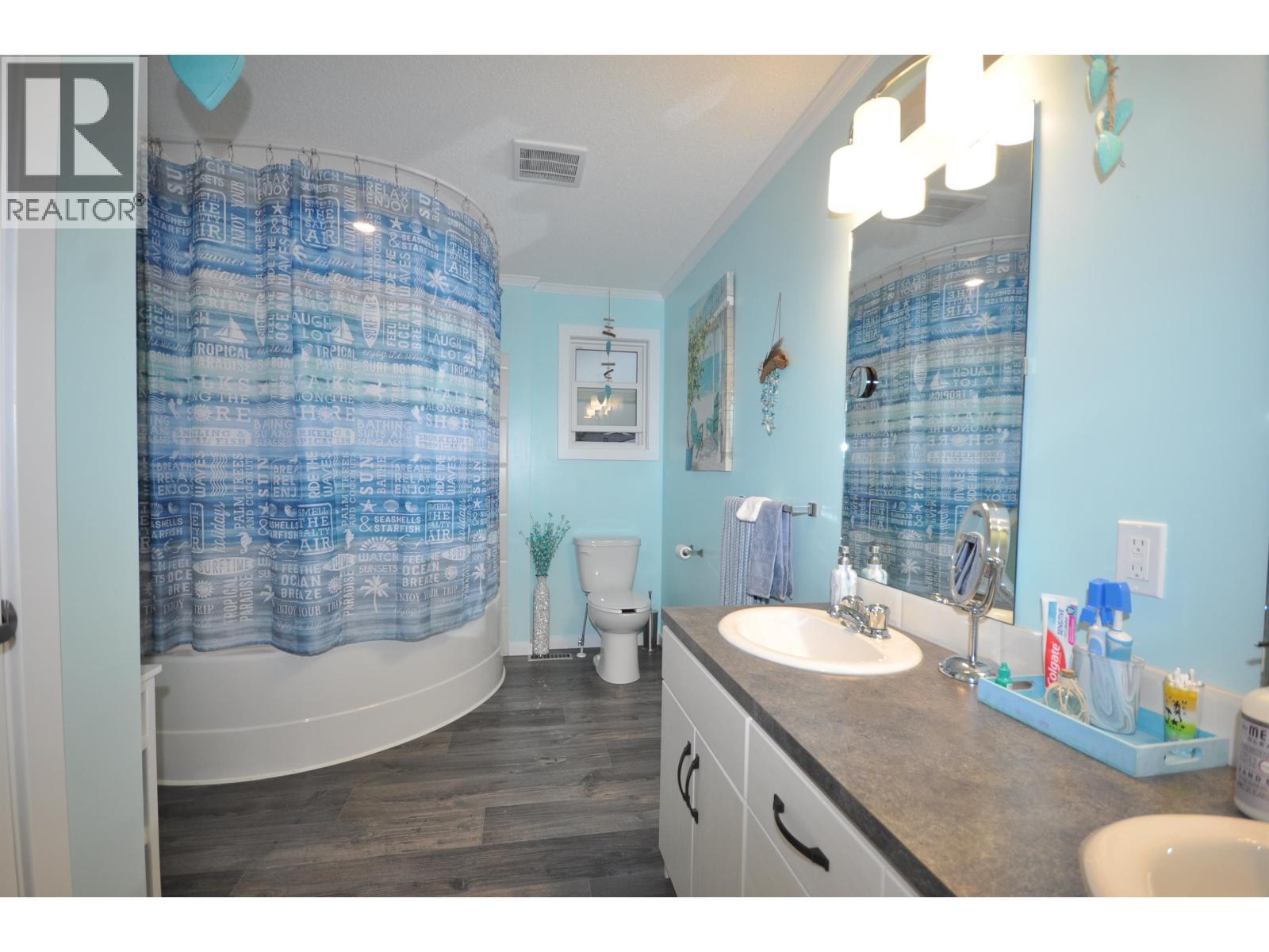 31 4072 Lac La Hache Station Road, Lac La Hache, BC - Indoor Photo Showing Bathroom