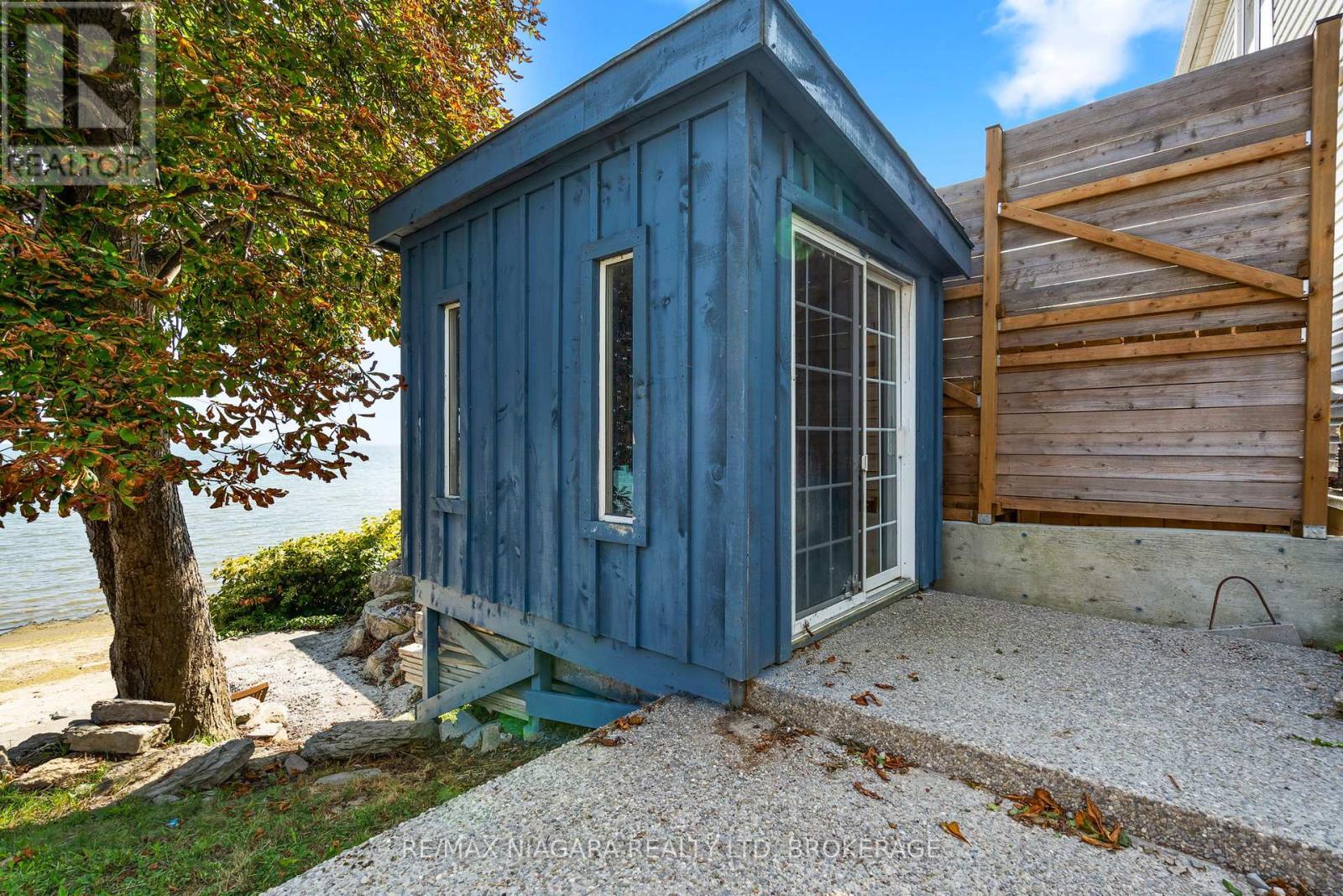 105 Lighthouse Drive, Haldimand (Dunnville), ON - Outdoor With Exterior