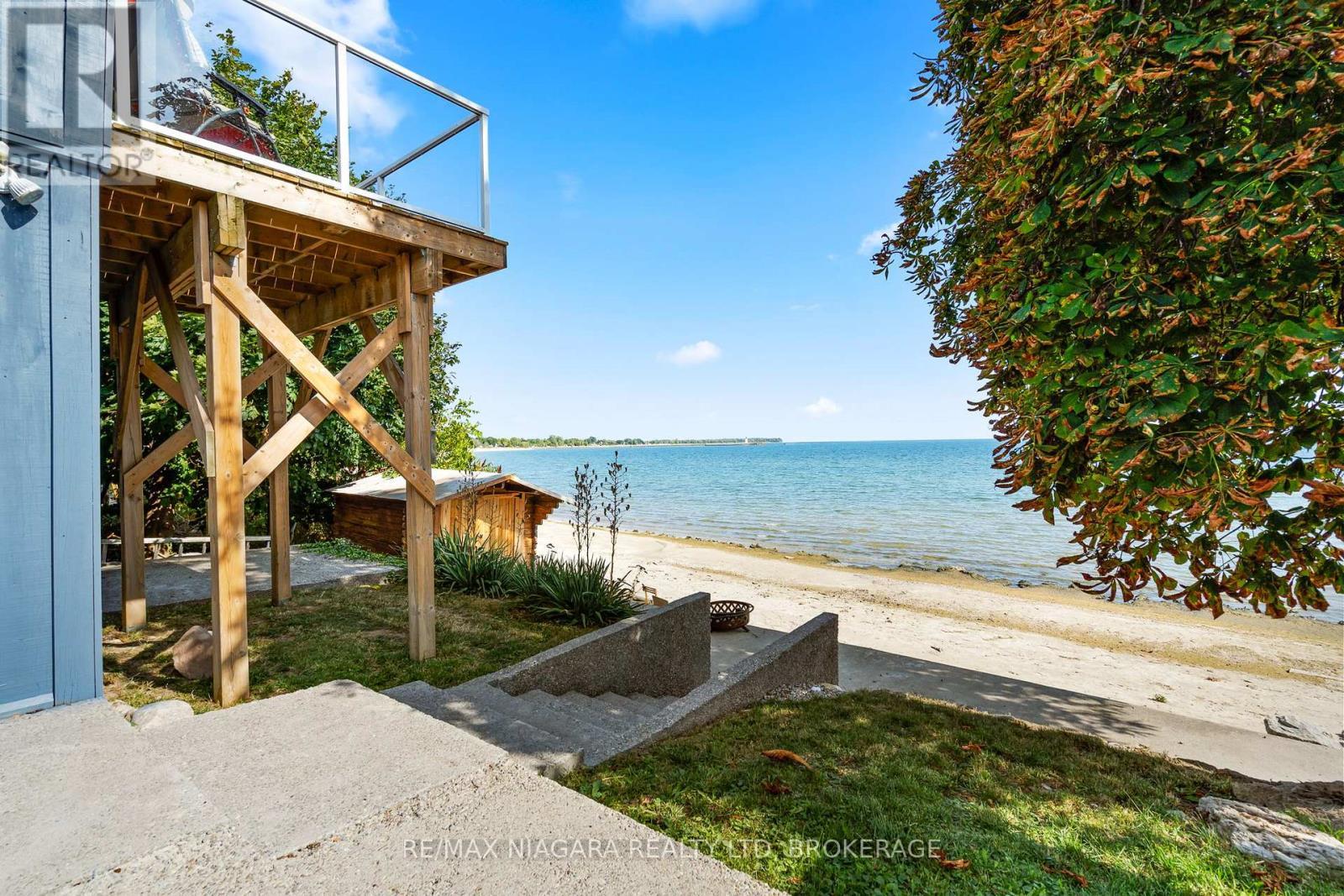 105 Lighthouse Drive, Haldimand (Dunnville), ON - Outdoor With Body Of Water