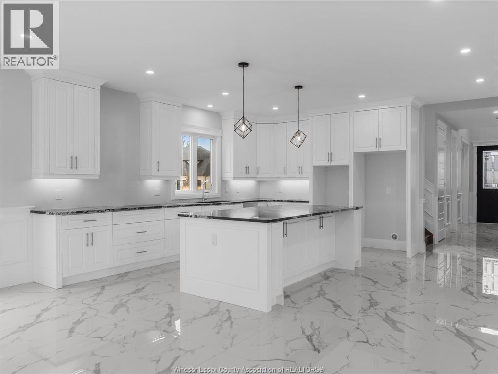 3573 Fiorina, Lasalle, ON - Indoor Photo Showing Kitchen With Upgraded Kitchen