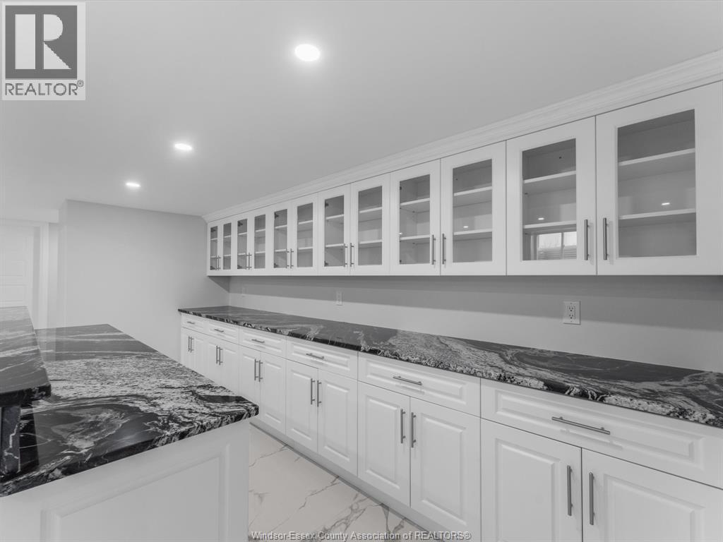 3573 Fiorina, Lasalle, ON - Indoor Photo Showing Kitchen