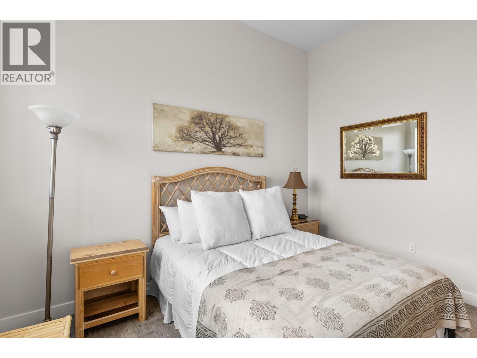 5056 Turtle Pond Place, Vernon, BC - Indoor Photo Showing Bedroom