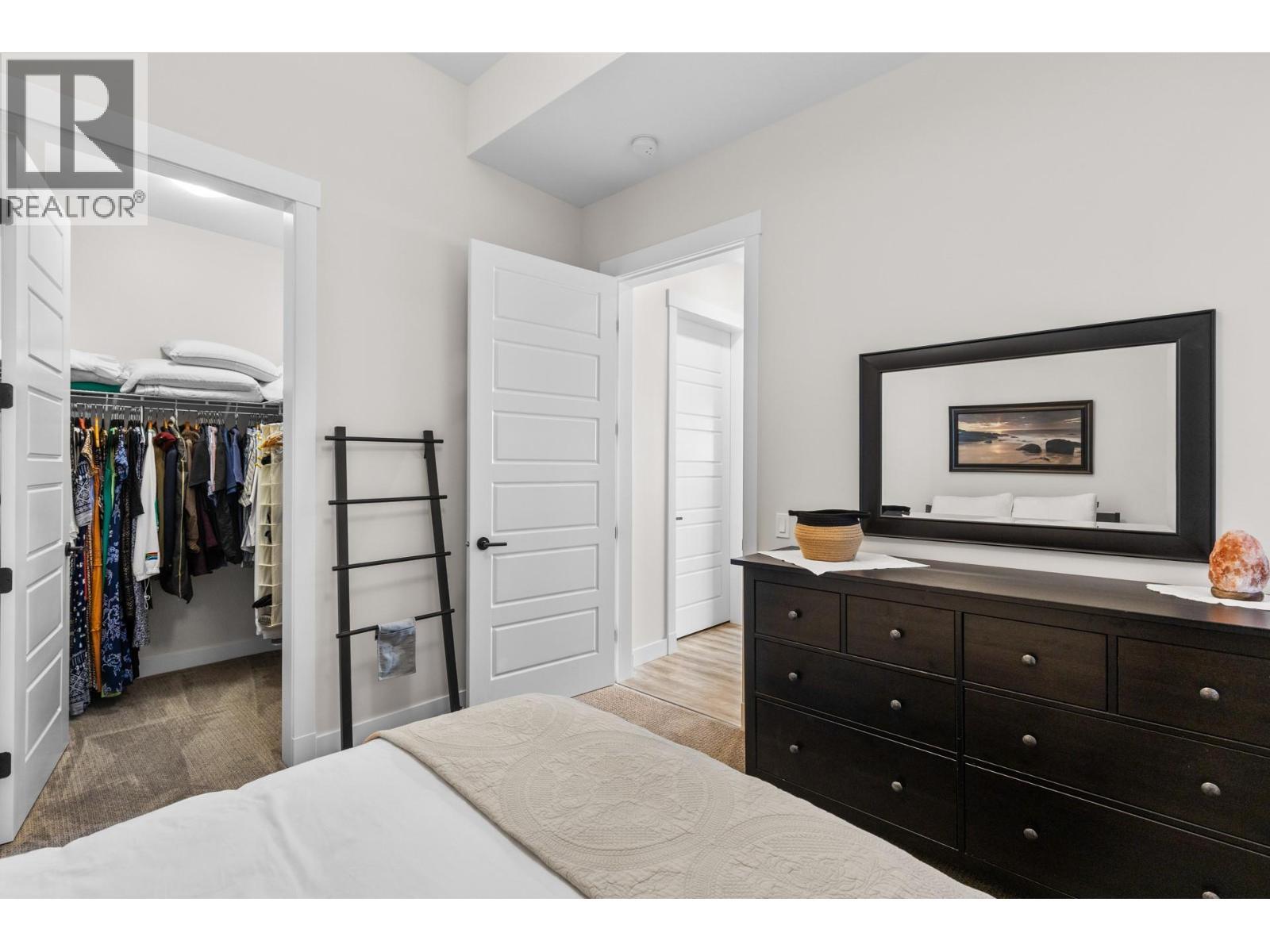 5056 Turtle Pond Place, Vernon, BC - Indoor Photo Showing Bedroom