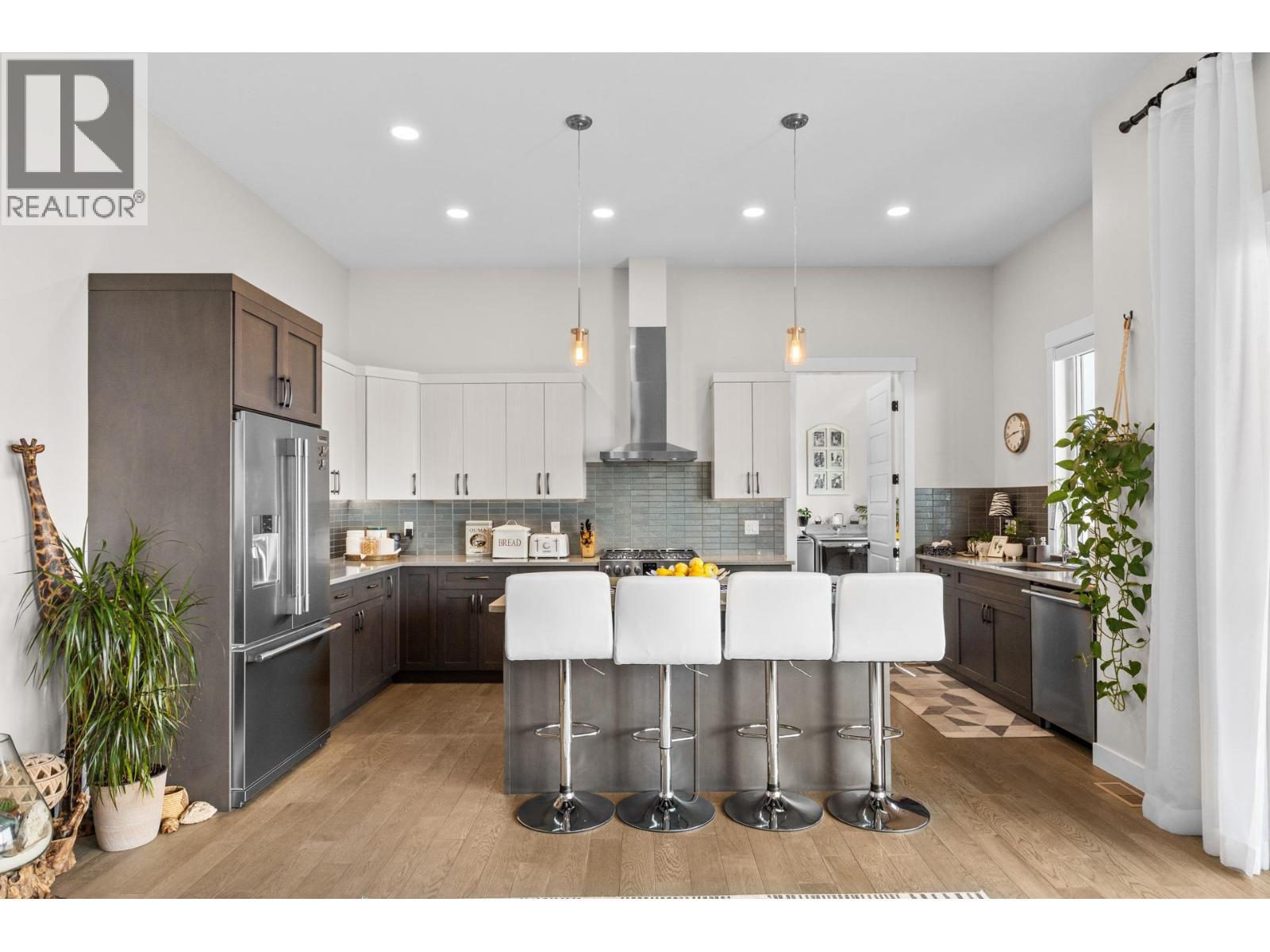 5056 Turtle Pond Place, Vernon, BC - Indoor Photo Showing Kitchen With Stainless Steel Kitchen With Upgraded Kitchen