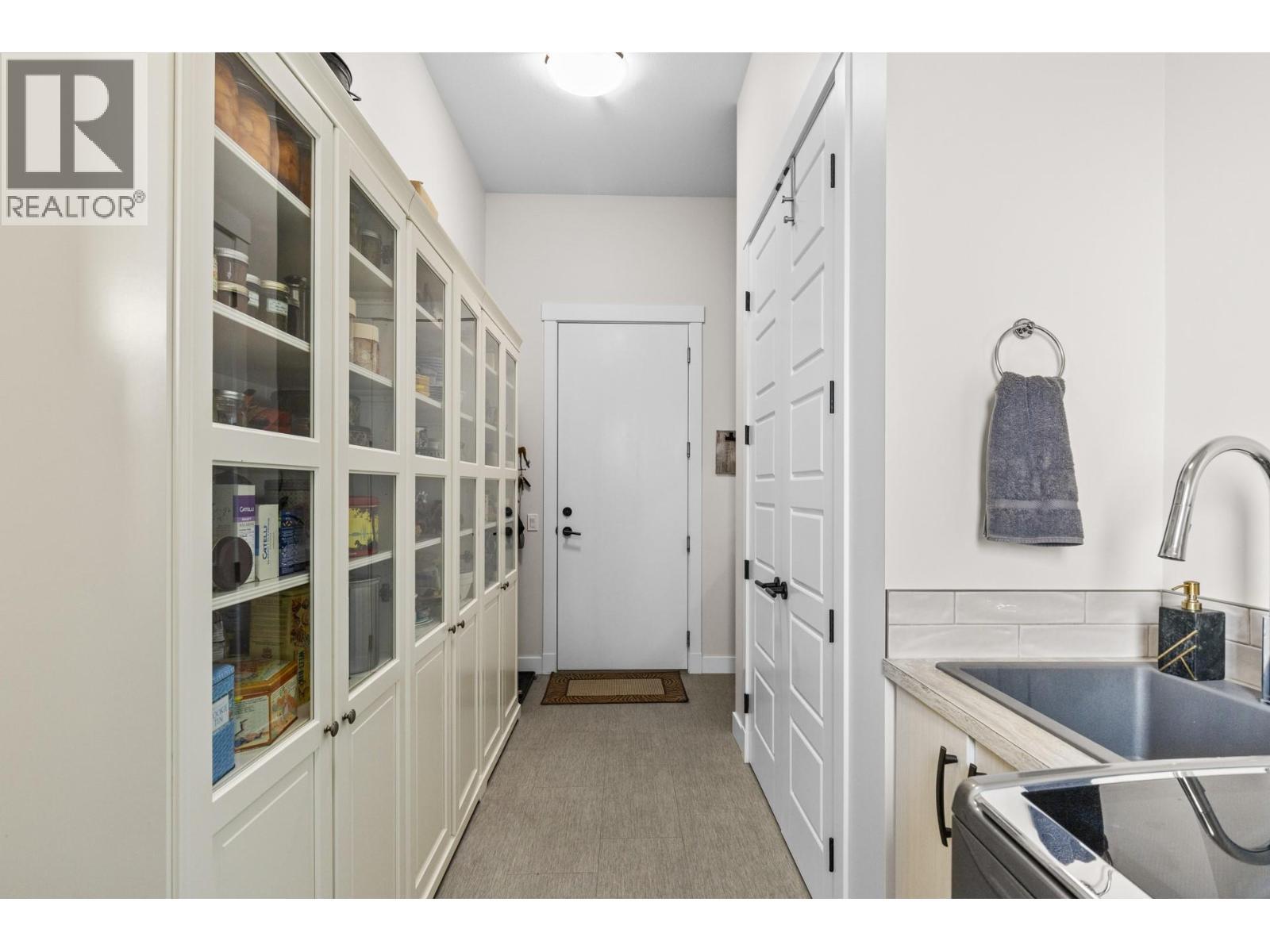 5056 Turtle Pond Place, Vernon, BC - Indoor