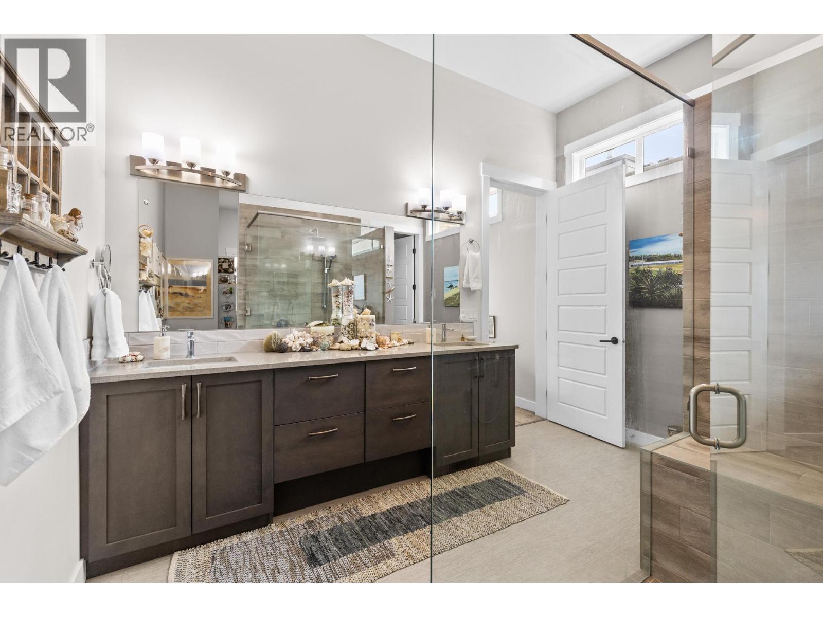 5056 Turtle Pond Place, Vernon, BC - Indoor Photo Showing Bathroom