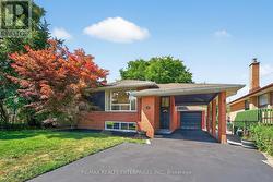 16 WARBECK PLACE Toronto, ON M9R 3C3