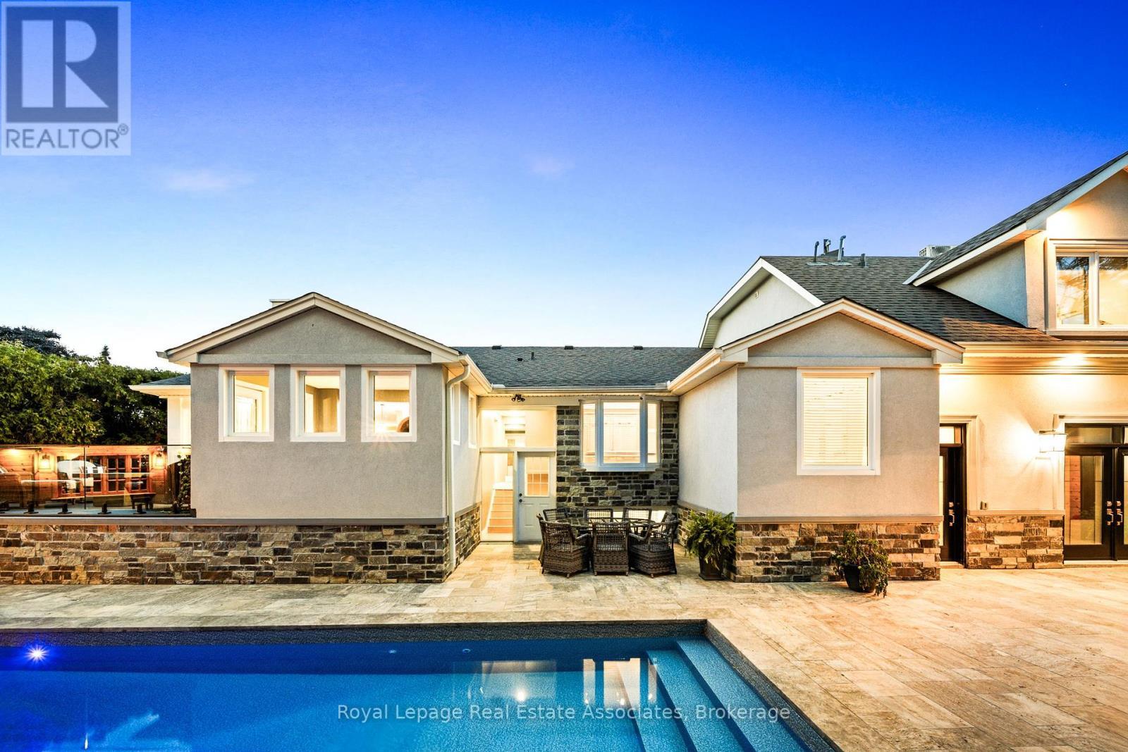 96 Delrex Boulevard, Halton Hills, ON - Outdoor With In Ground Pool