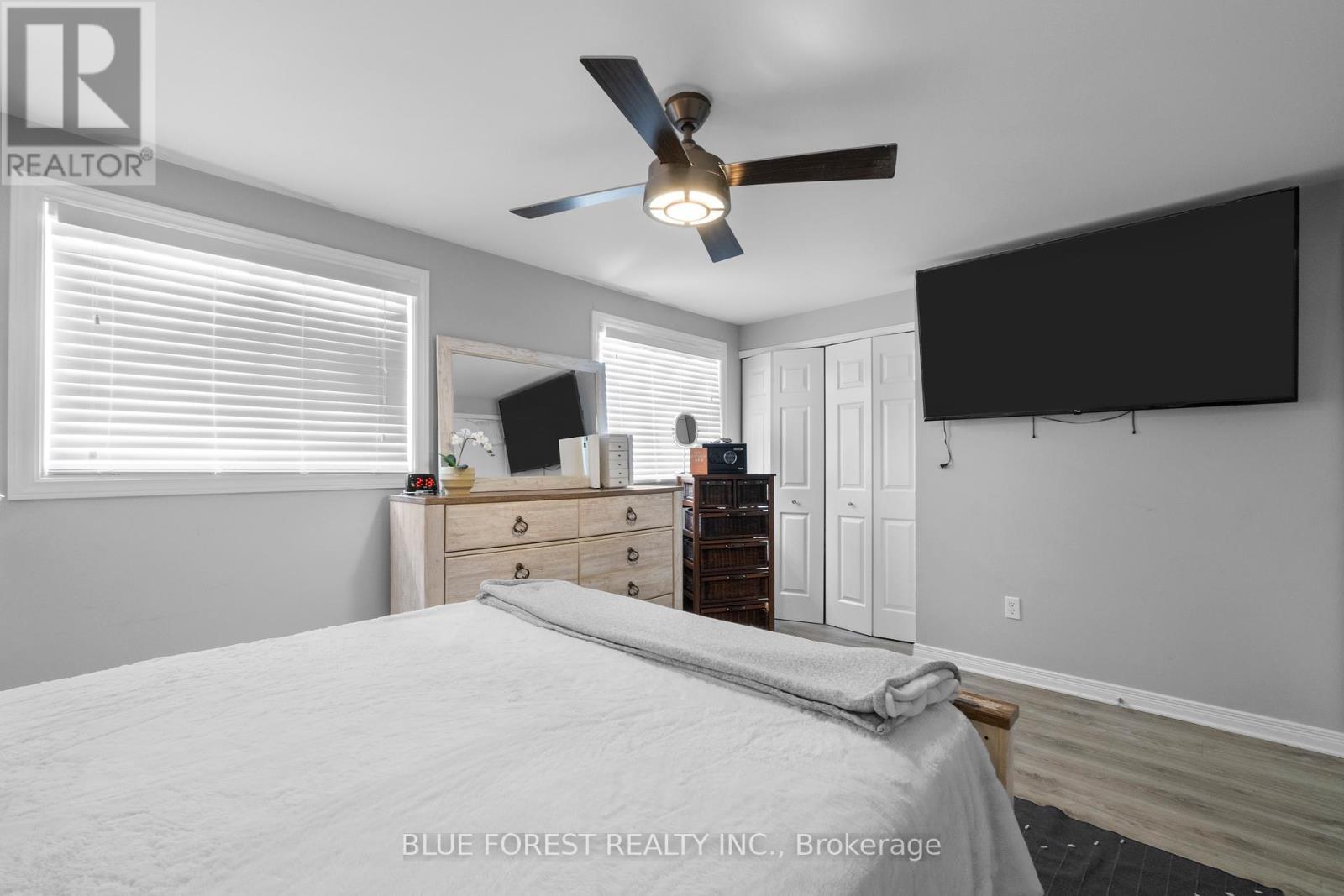 18 - 166 Southdale Road W, London South (South O), ON - Indoor Photo Showing Bedroom