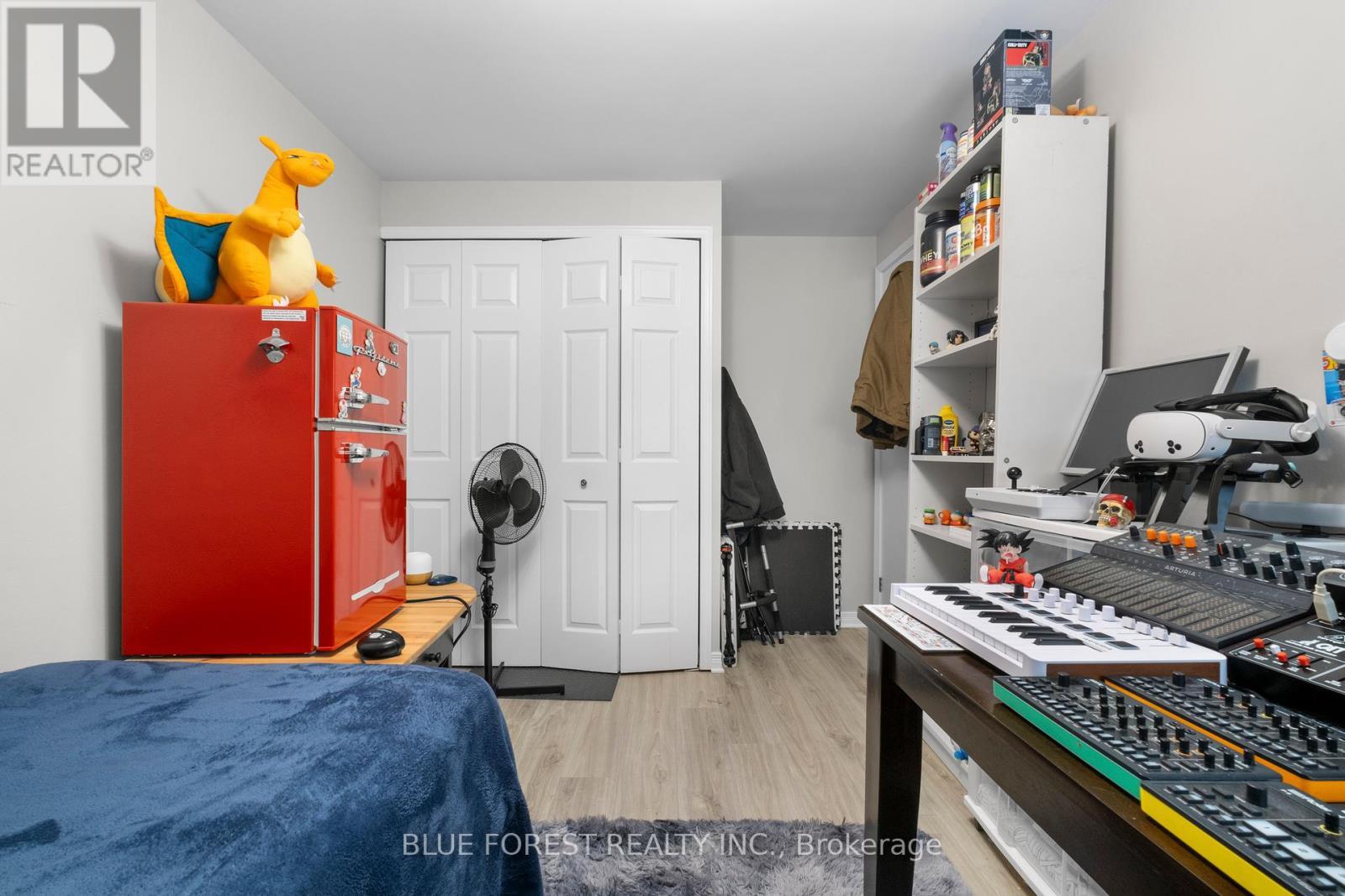 18 - 166 Southdale Road W, London South (South O), ON - Indoor Photo Showing Bedroom