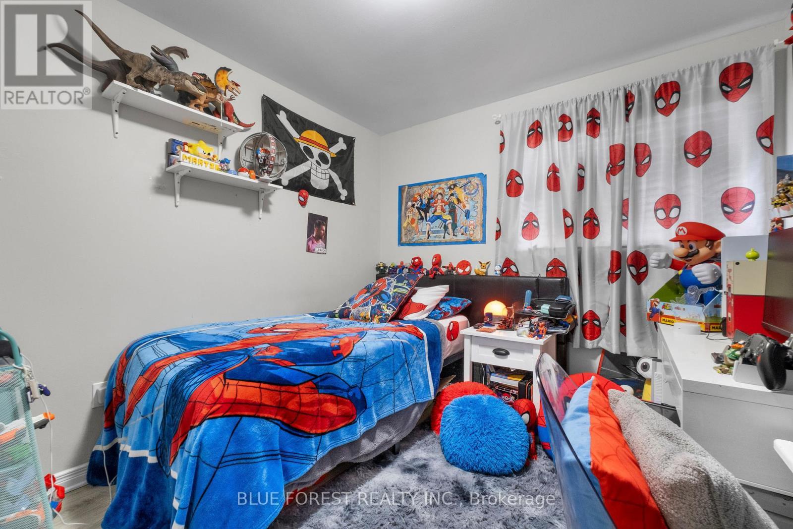 18 - 166 Southdale Road W, London South (South O), ON - Indoor Photo Showing Bedroom