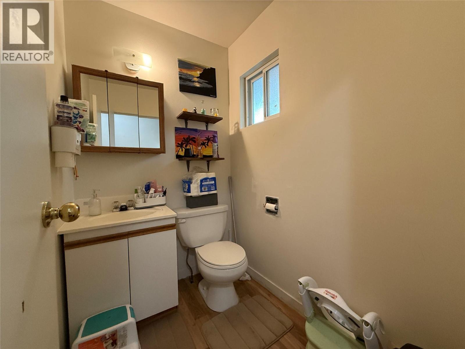 455 Richards Street W, Nelson, BC - Indoor Photo Showing Bathroom