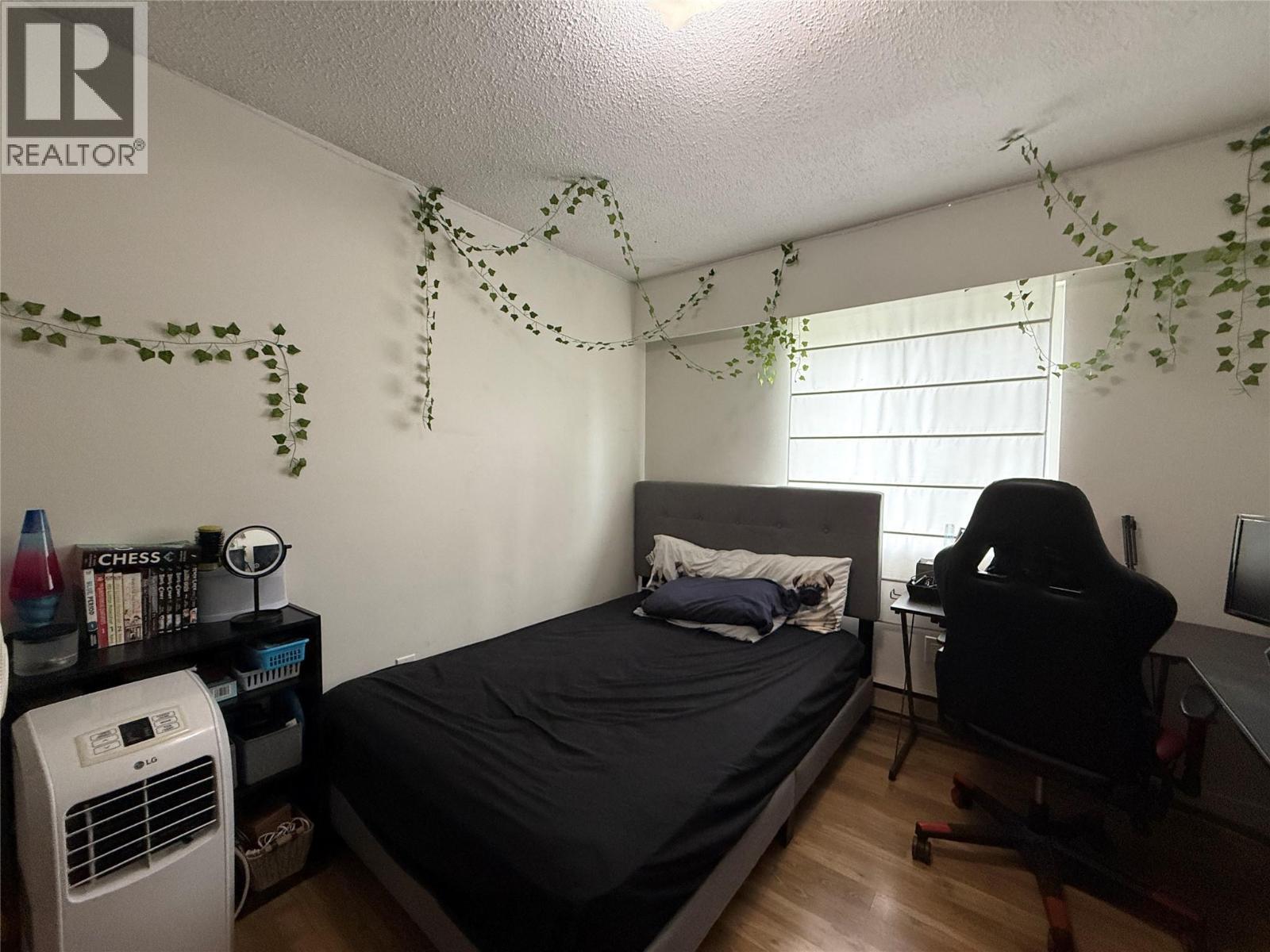 455 Richards Street W, Nelson, BC - Indoor Photo Showing Bedroom