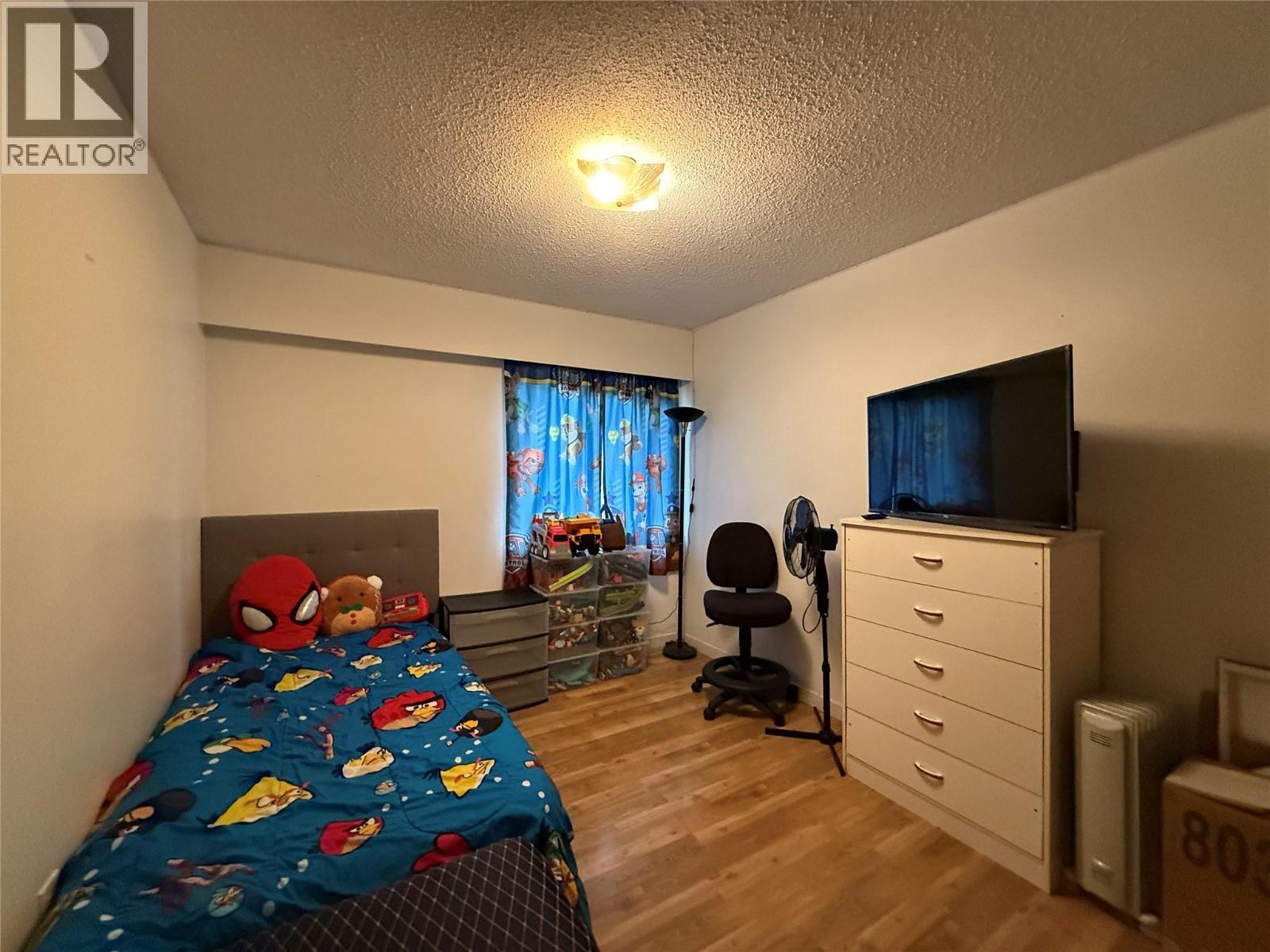 455 Richards Street W, Nelson, BC - Indoor Photo Showing Bedroom