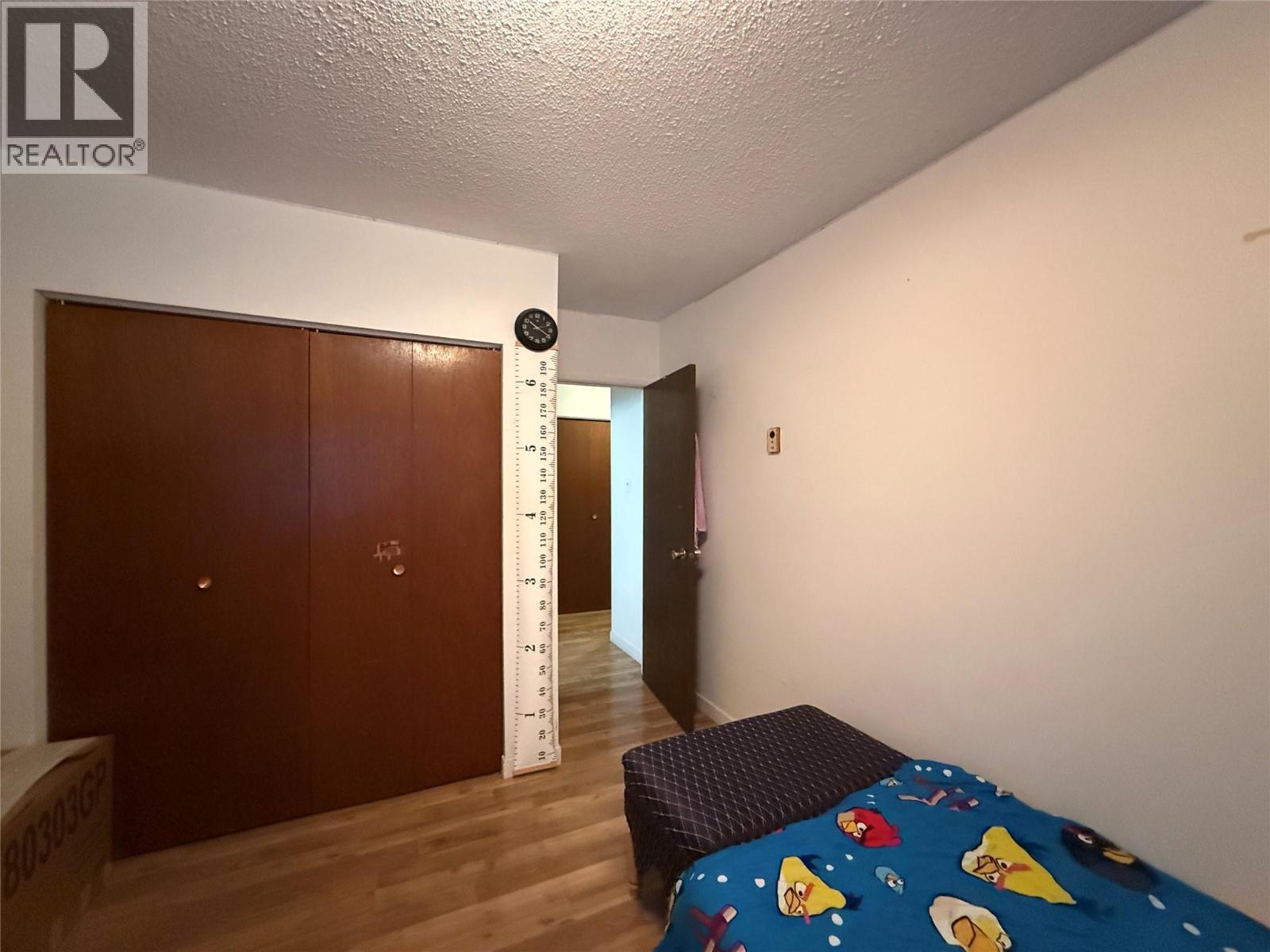 455 Richards Street W, Nelson, BC - Indoor Photo Showing Bedroom