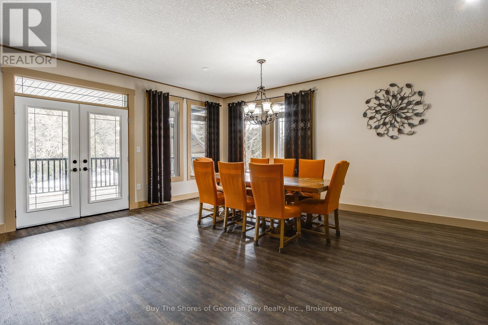 399 Dawson'S Side Road, Tiny, ON - Indoor Photo Showing Dining Room