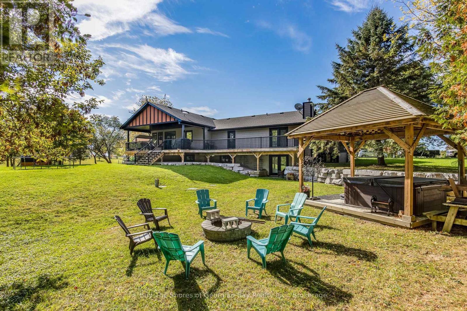 399 Dawson'S Side Road, Tiny, ON - Outdoor With Deck Patio Veranda With Backyard