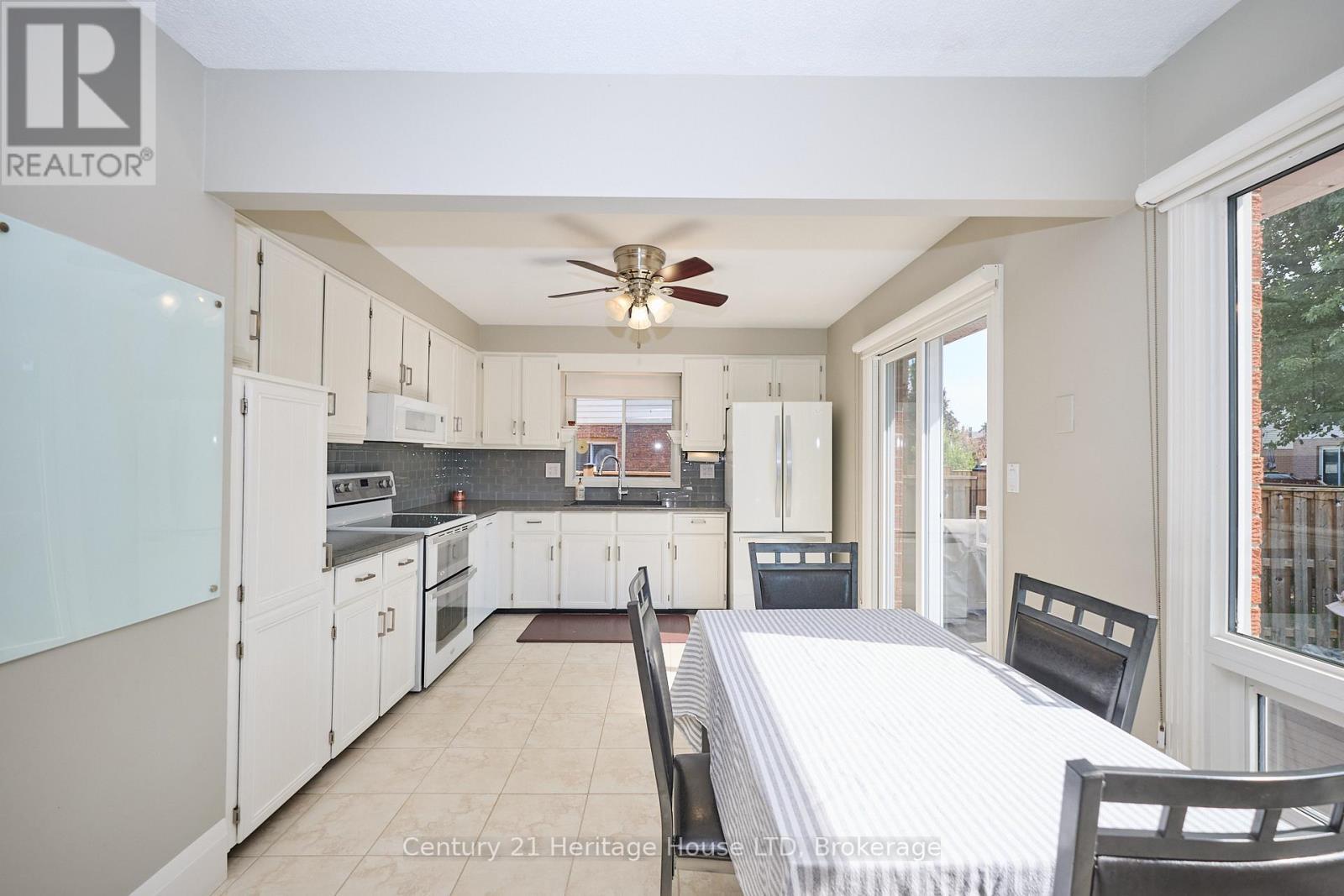 57 Keefer Road, Thorold (Confederation Heights), ON - Indoor Photo Showing Kitchen