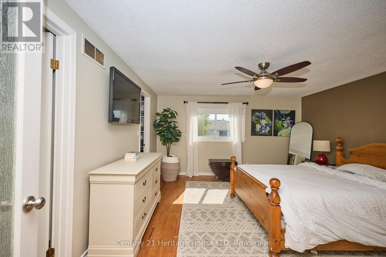 57 Keefer Road, Thorold (Confederation Heights), ON - Indoor Photo Showing Bedroom