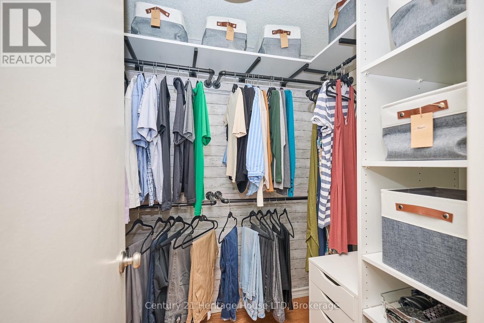 57 Keefer Road, Thorold (Confederation Heights), ON - Indoor With Storage