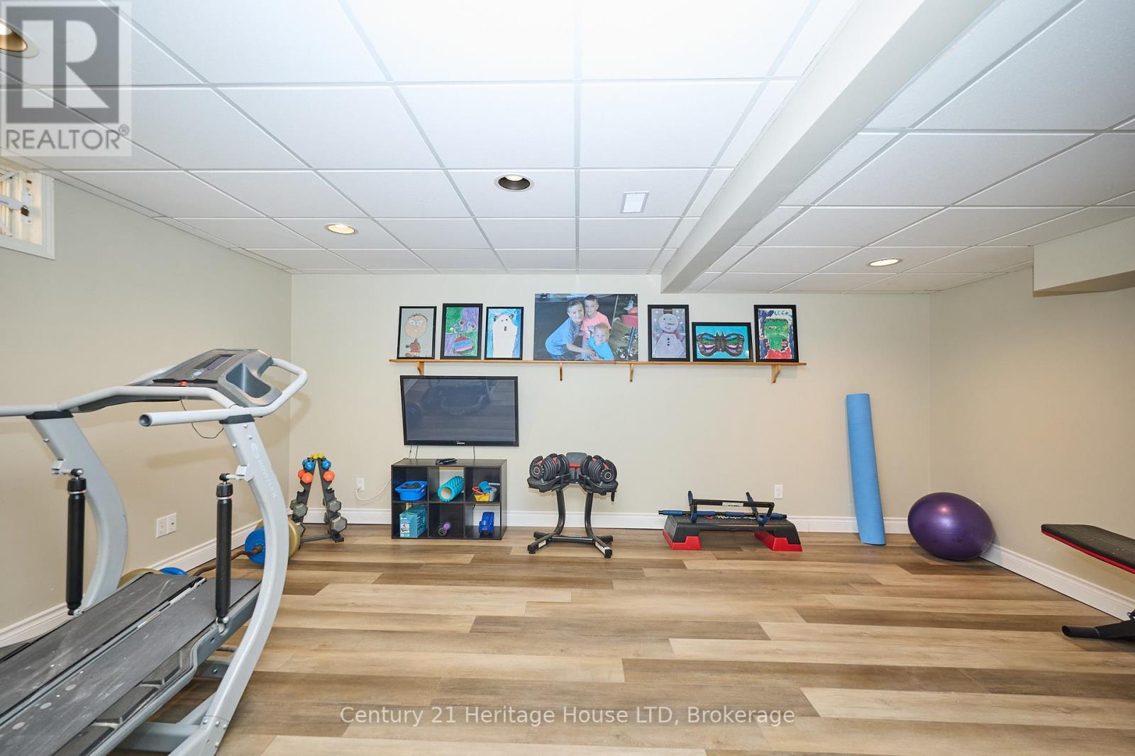 57 Keefer Road, Thorold (Confederation Heights), ON - Indoor Photo Showing Gym Room