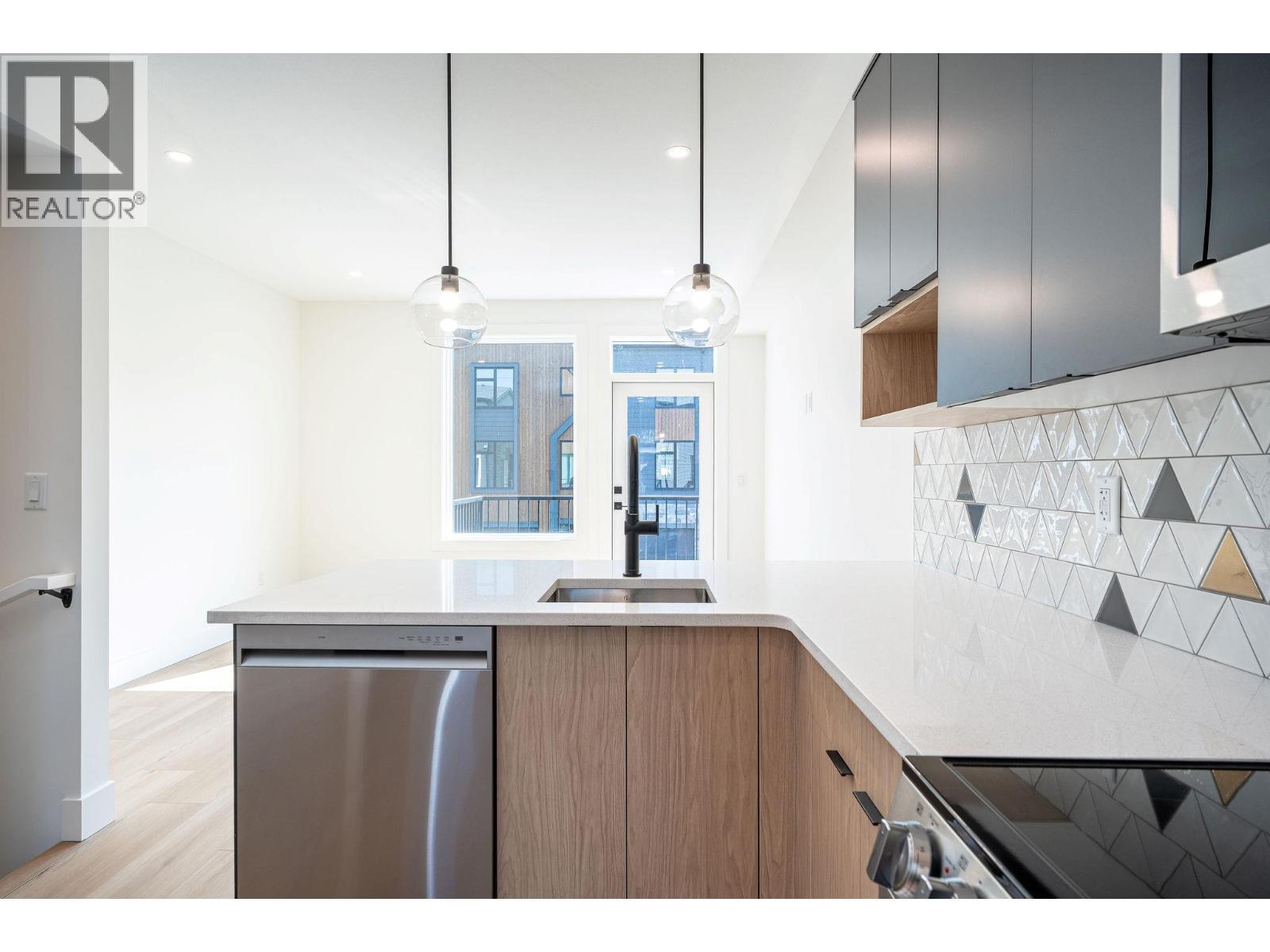 416 Humbert Street Unit# 5, Revelstoke, BC - Indoor Photo Showing Kitchen With Upgraded Kitchen
