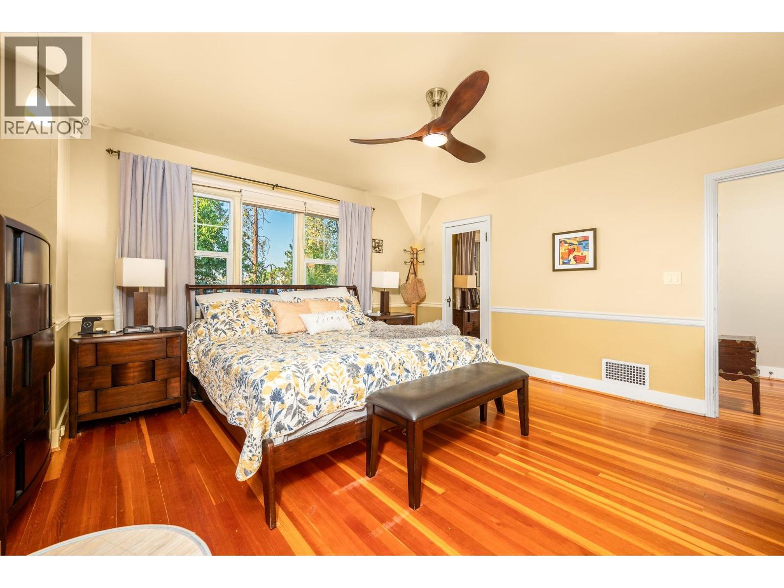 2202 26 Street, Vernon, BC - Indoor Photo Showing Bedroom