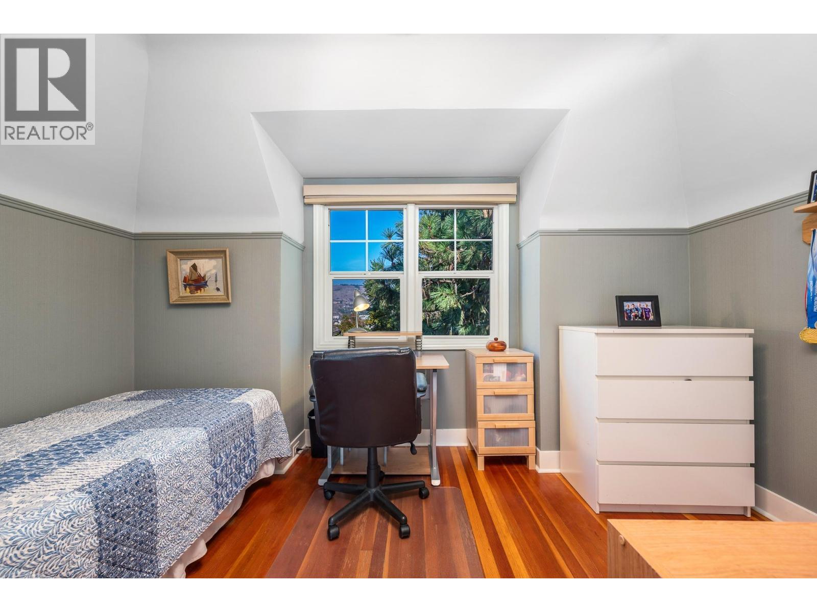 2202 26 Street, Vernon, BC - Indoor Photo Showing Bedroom