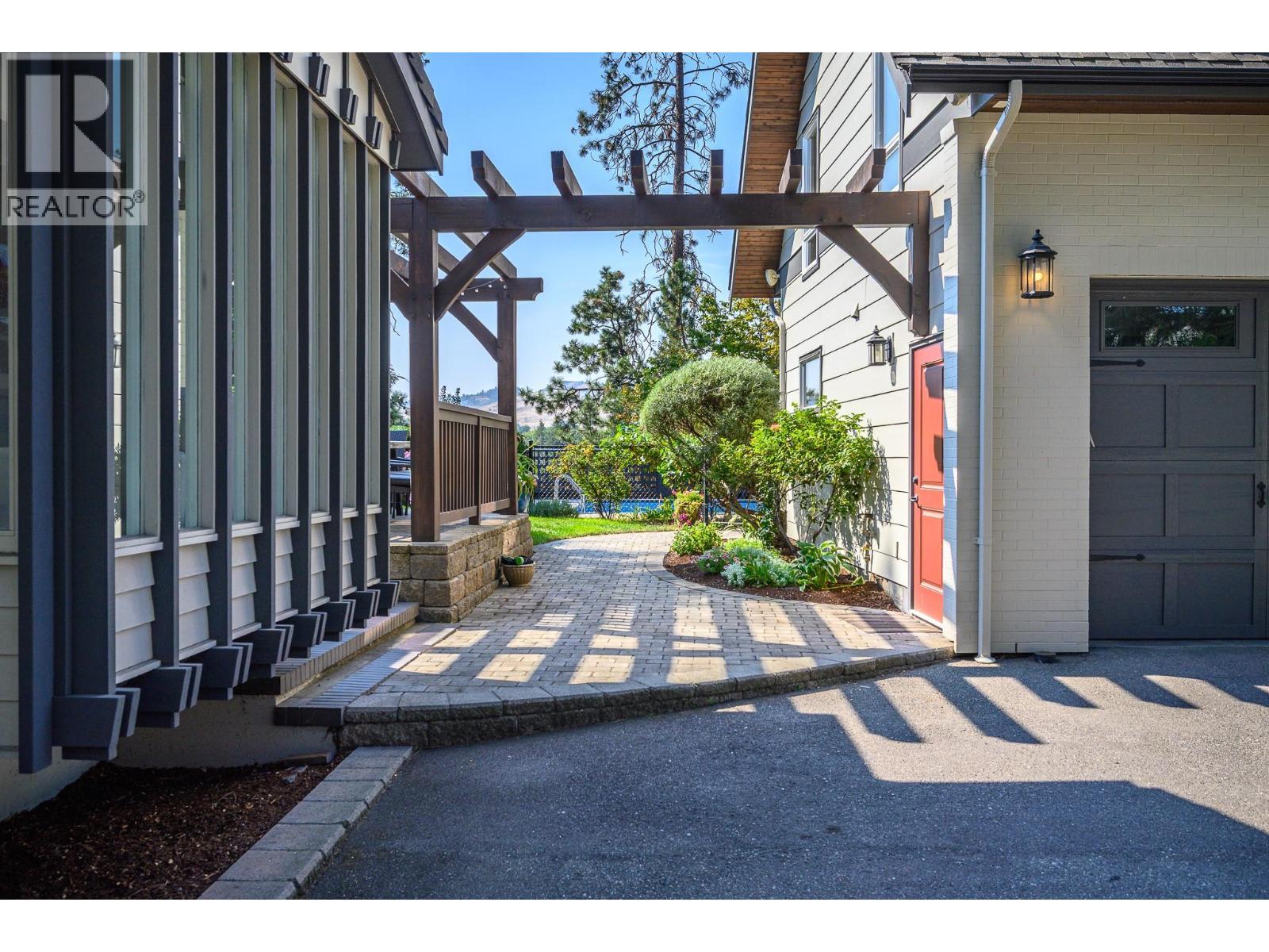 2202 26 Street, Vernon, BC - Outdoor With Exterior