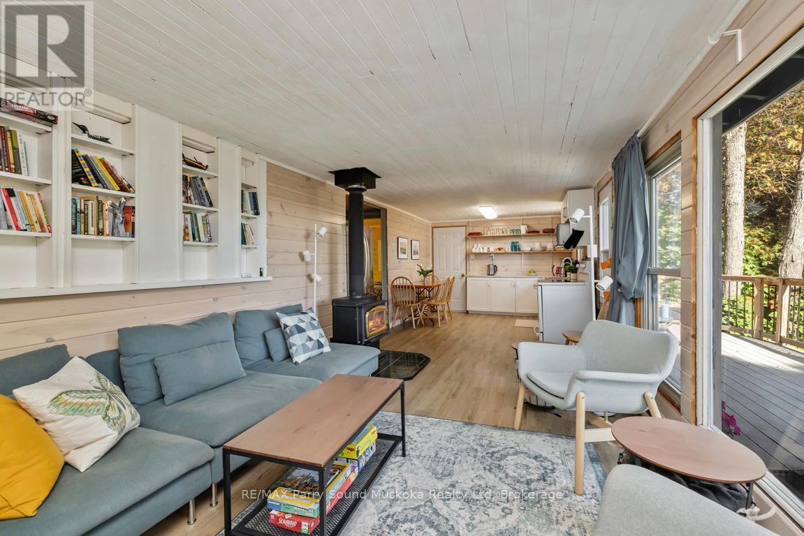 Bright open concept design - 78 Captain Estates Road, Whitestone (Hagerman), ON - Indoor Photo Showing Living Room