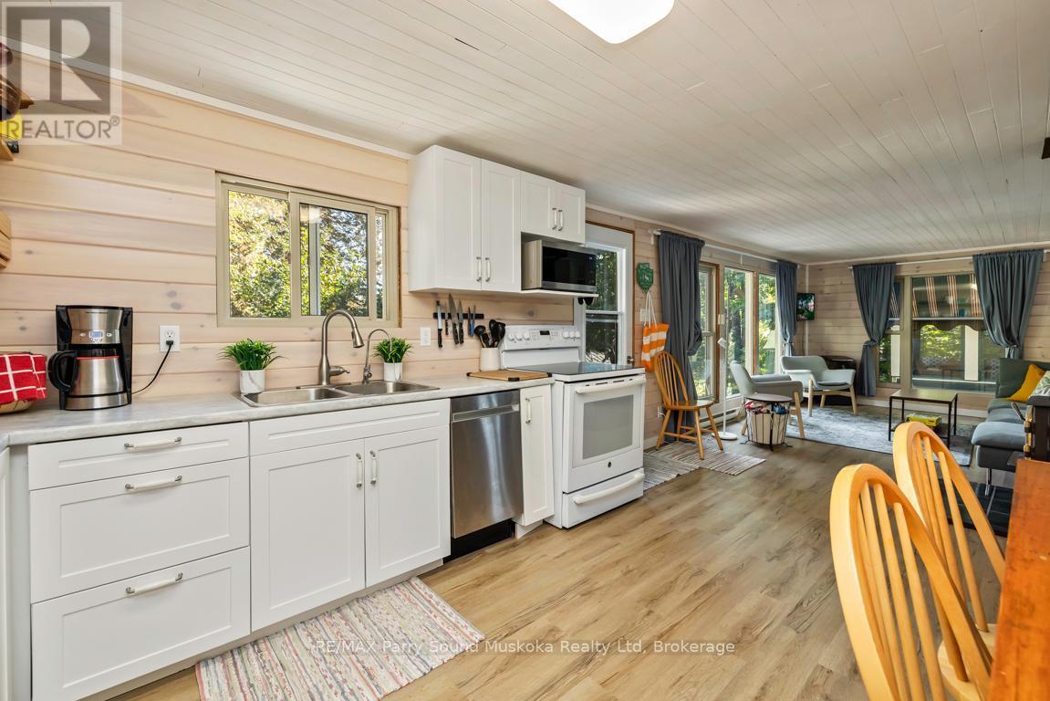 78 Captain Estates Road, Whitestone (Hagerman), ON - Indoor Photo Showing Kitchen
