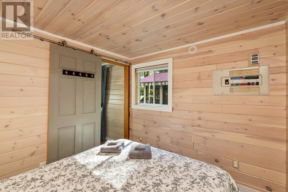 78 Captain Estates Road, Whitestone (Hagerman), ON - Indoor Photo Showing Bedroom