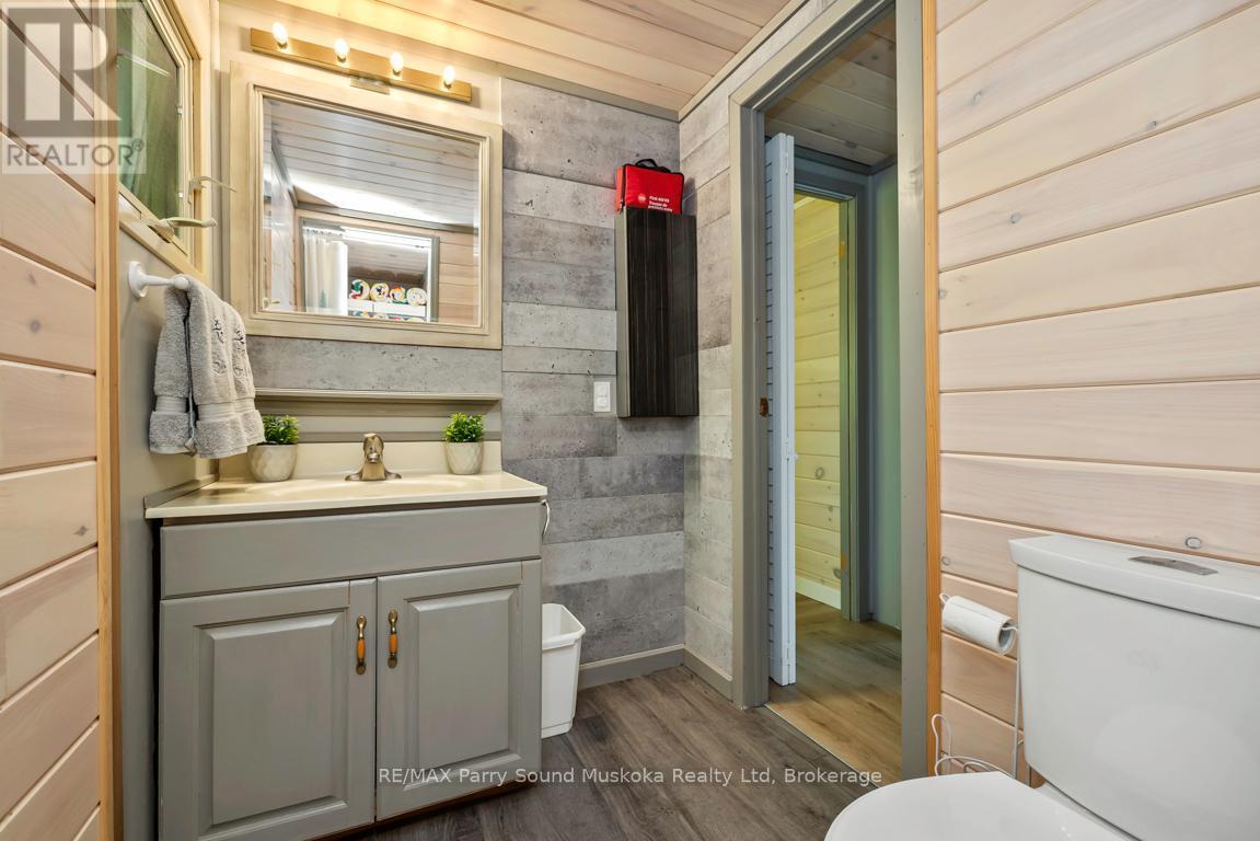 Updated main 3 pc bath - 78 Captain Estates Road, Whitestone (Hagerman), ON - Indoor Photo Showing Bathroom