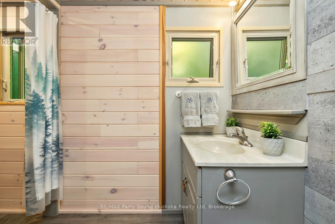 78 Captain Estates Road, Whitestone (Hagerman), ON - Indoor Photo Showing Bathroom