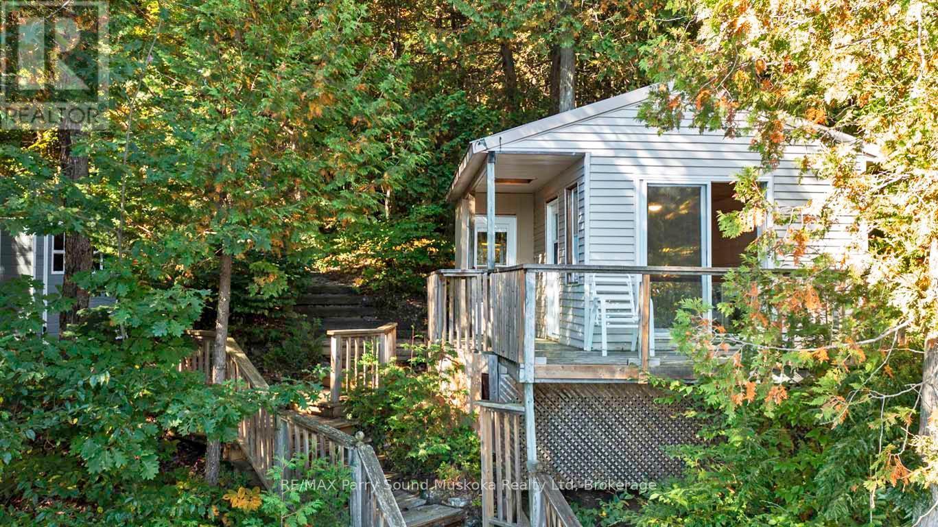 Spacious lakeside bunkie - 78 Captain Estates Road, Whitestone (Hagerman), ON - Outdoor