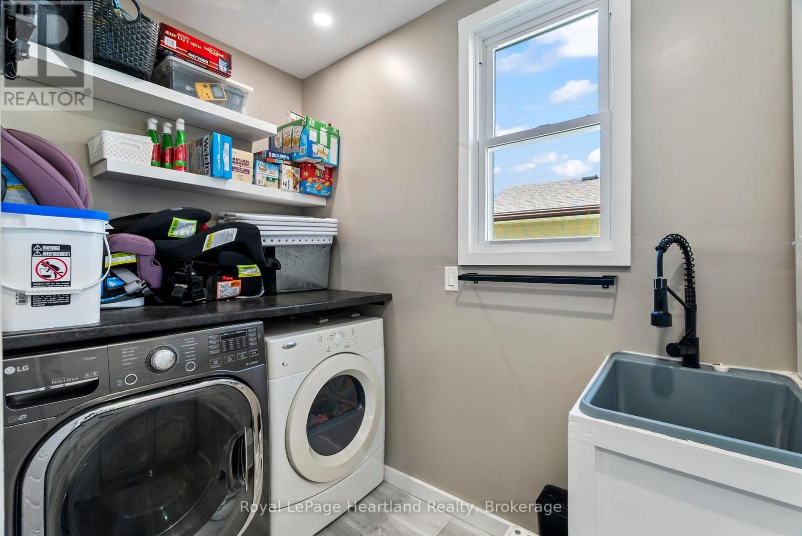 555 Raglan Street, Minto, ON - Indoor Photo Showing Laundry Room