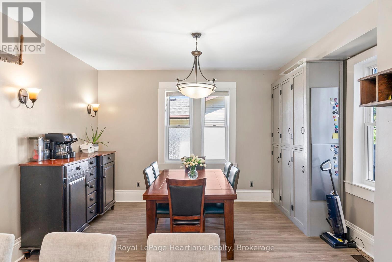 555 Raglan Street, Minto, ON - Indoor Photo Showing Dining Room