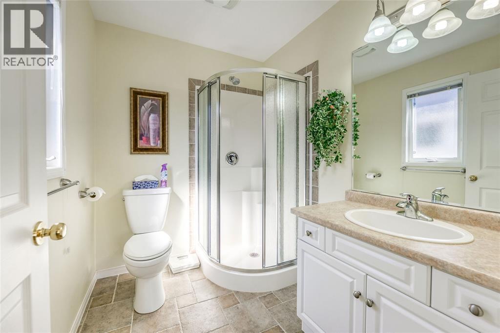 5700 Blackwell Sideroad Unit# 328, Sarnia, ON - Indoor Photo Showing Bathroom