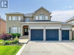 8 MUMBERSON COURT Markham, ON L6C 1Y4