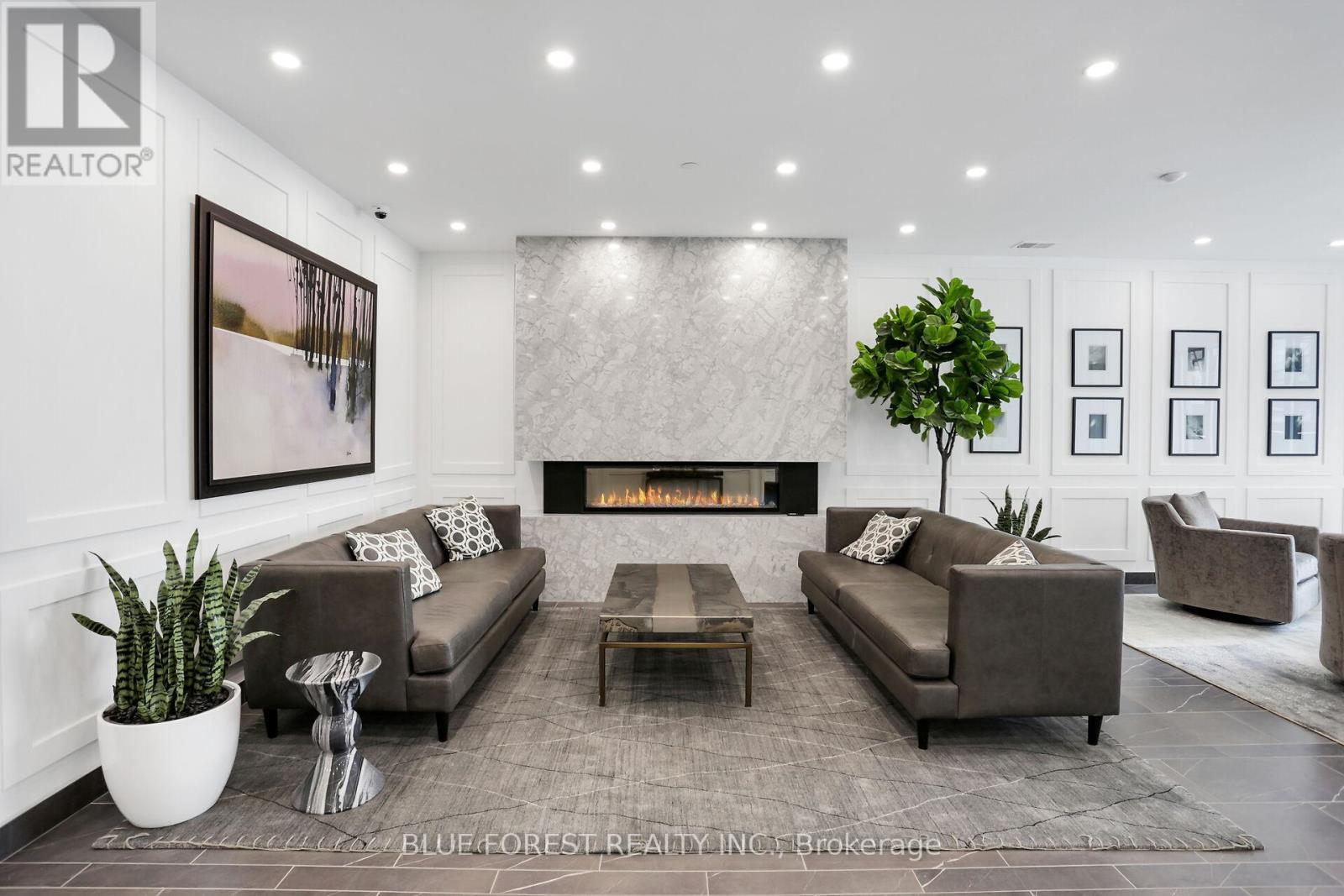 107 - 460 Callaway Road, London North (North R), ON - Indoor With Fireplace